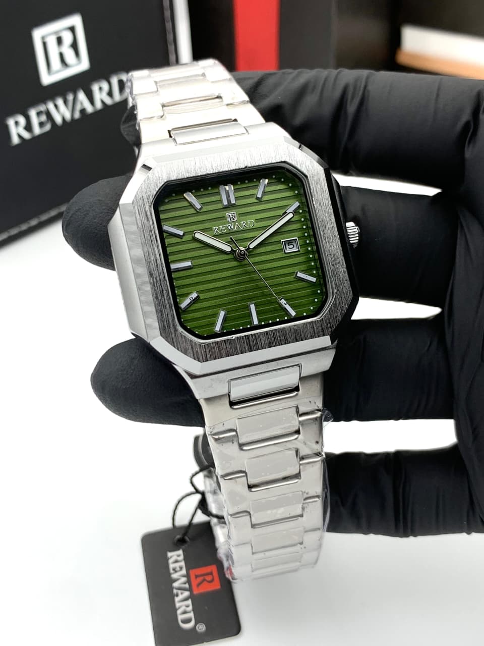 Modern Geometric Stainless Steel Men's Watch Premium Quality Square Dail Watch With Butterfly Lock Top Trendy Article