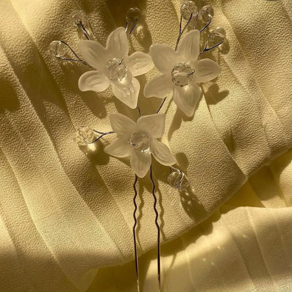 White Floral Jora Hair Pin