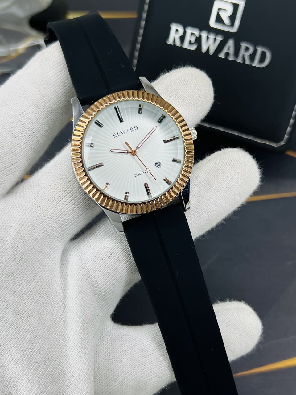 Reward Quartz Watch Black Rubber Strap,Magnet lock Premium Quality With Date